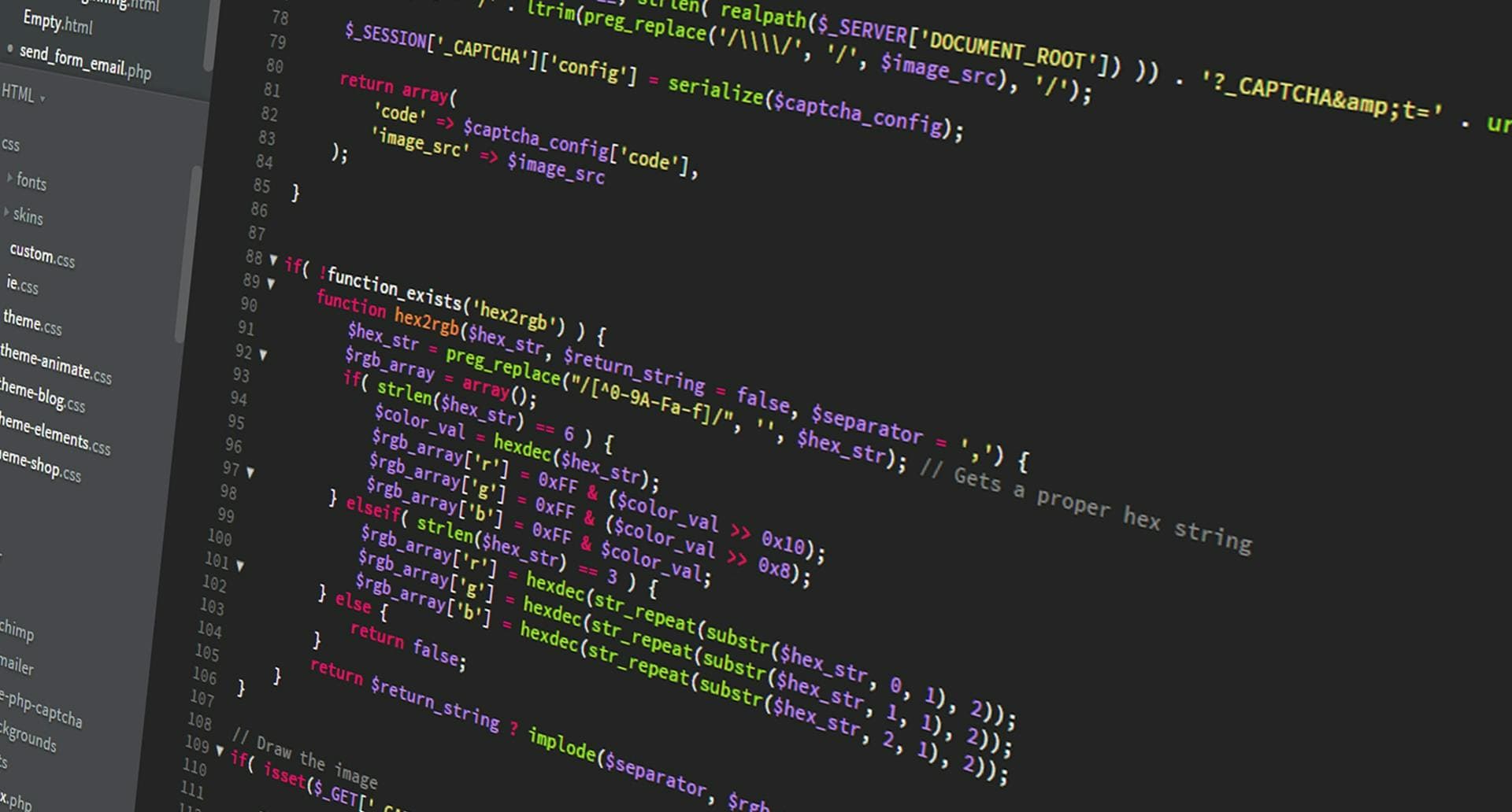 Tela de editor com código destacado, representando codificação em tempo real