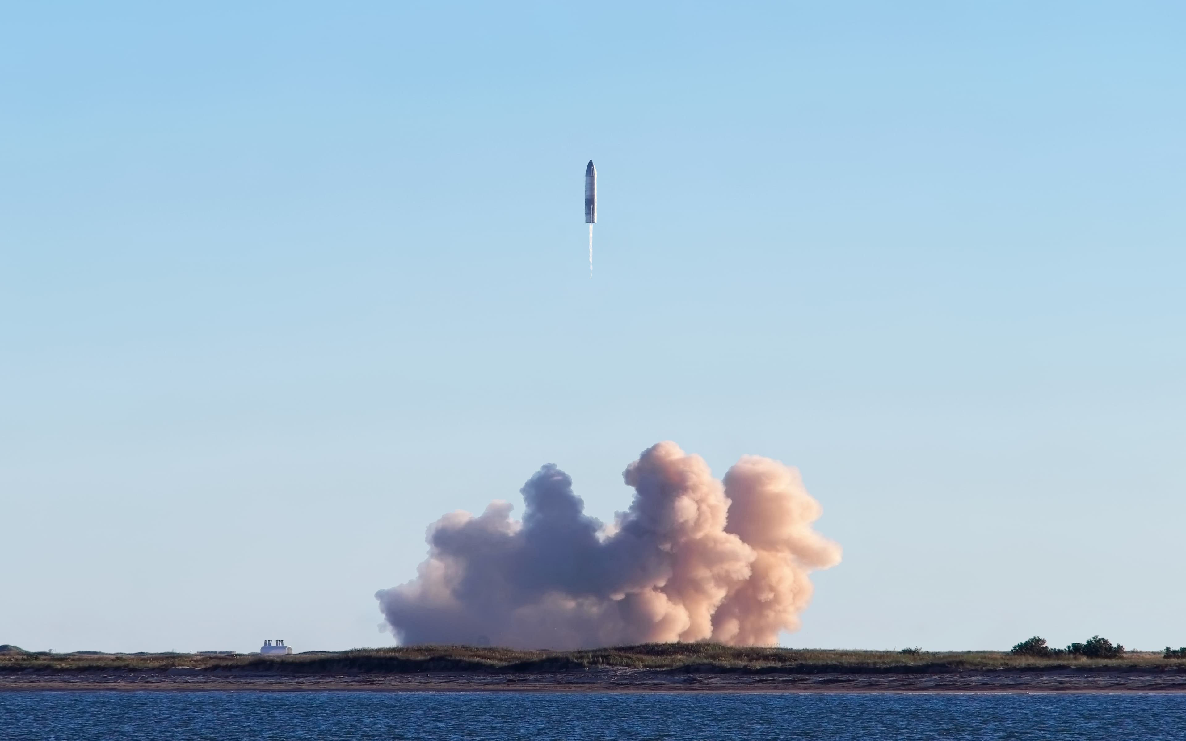 Lançamento do protótipo Starship SN8 da SpaceX visto de South Padre Island