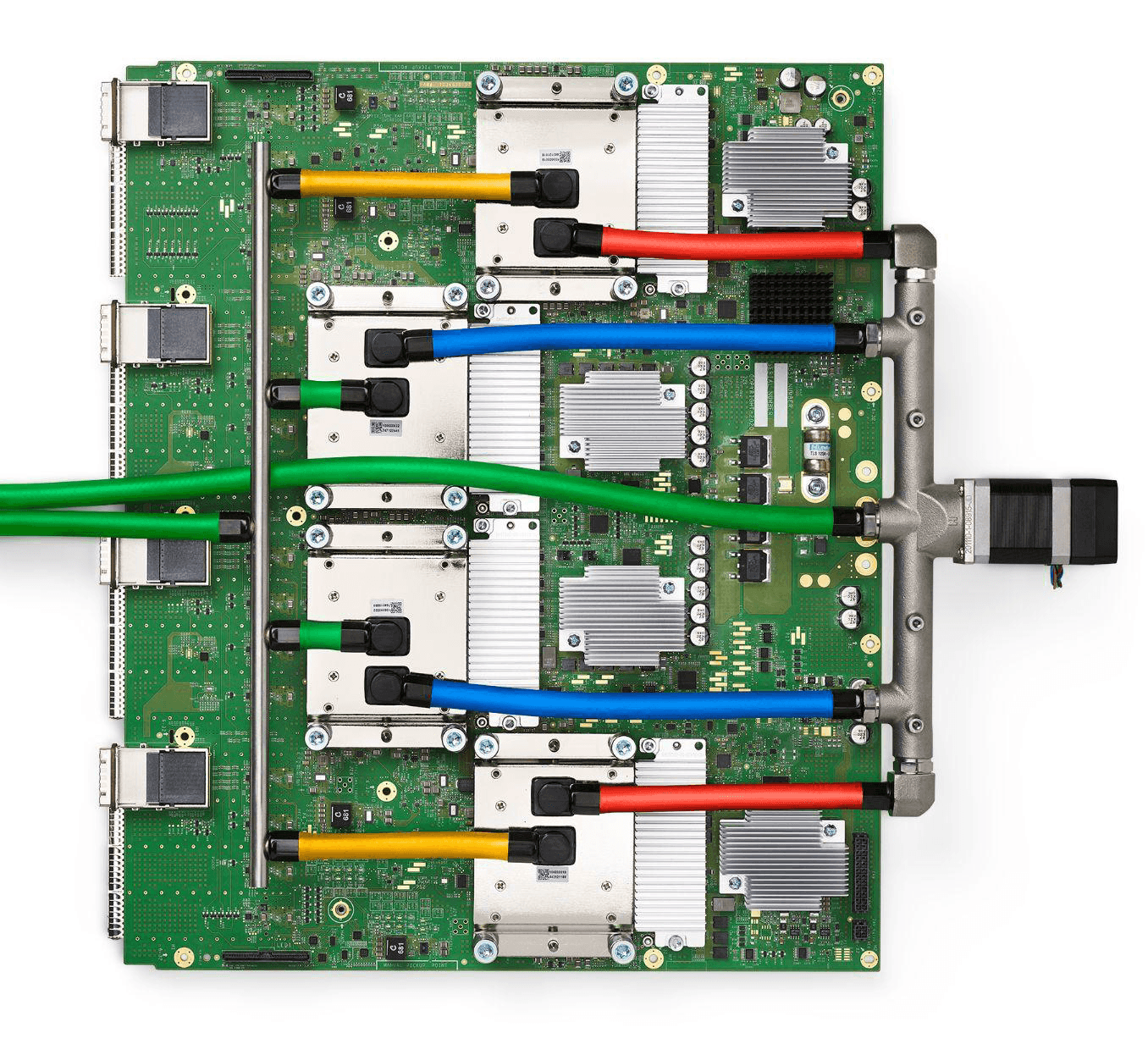 Placa de TPU v4 com componentes e resfriamento a líquido
