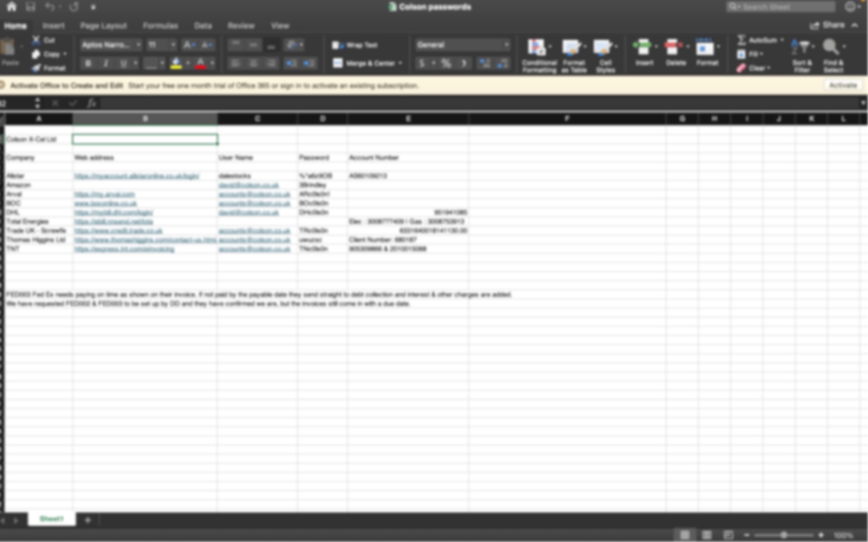 Captura de tela de planilha no Microsoft Excel com dados desfocados